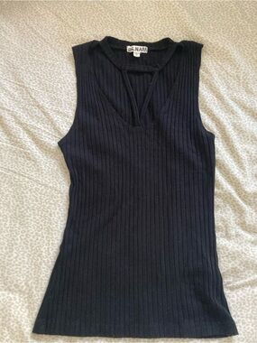 LNA Ribbed V-Neck Black color Sleeveless Knit Top size XS